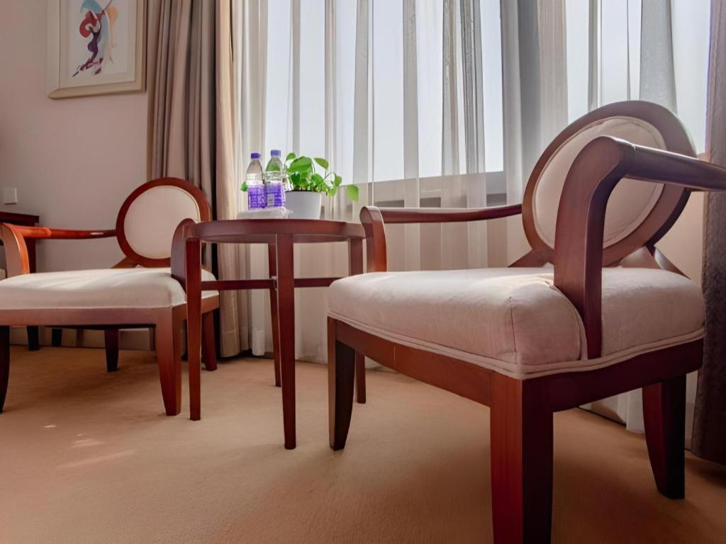 Hotel The Twenty First Century 3*