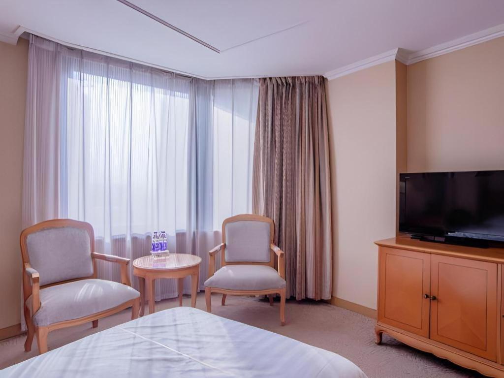 The Twenty First Century Hotel Beijing