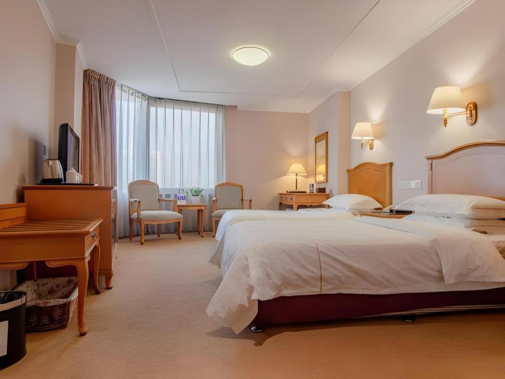 Hotel The Twenty First Century
