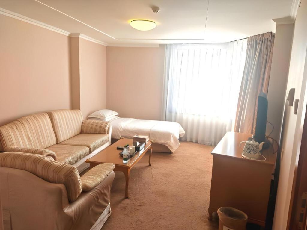 Hotel The Twenty First Century