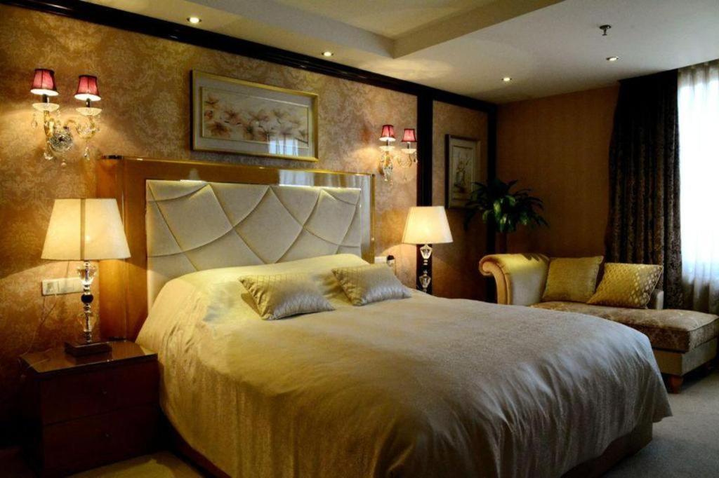 Hotel The Twenty First Century 3*